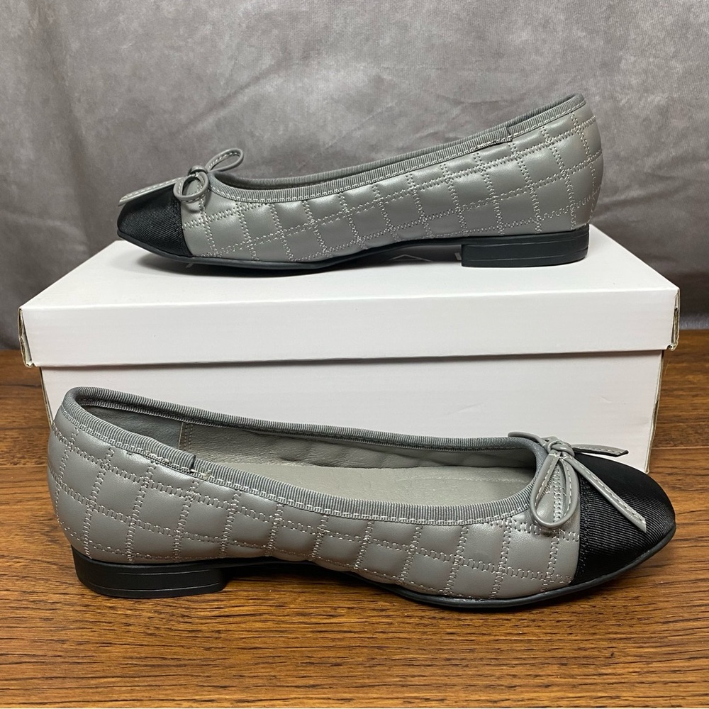 Tahari Womens Size 7 Gray Black Chateau Ballet Flats Cap Toe Bow Quilted Comfort - Picture 3 of 8